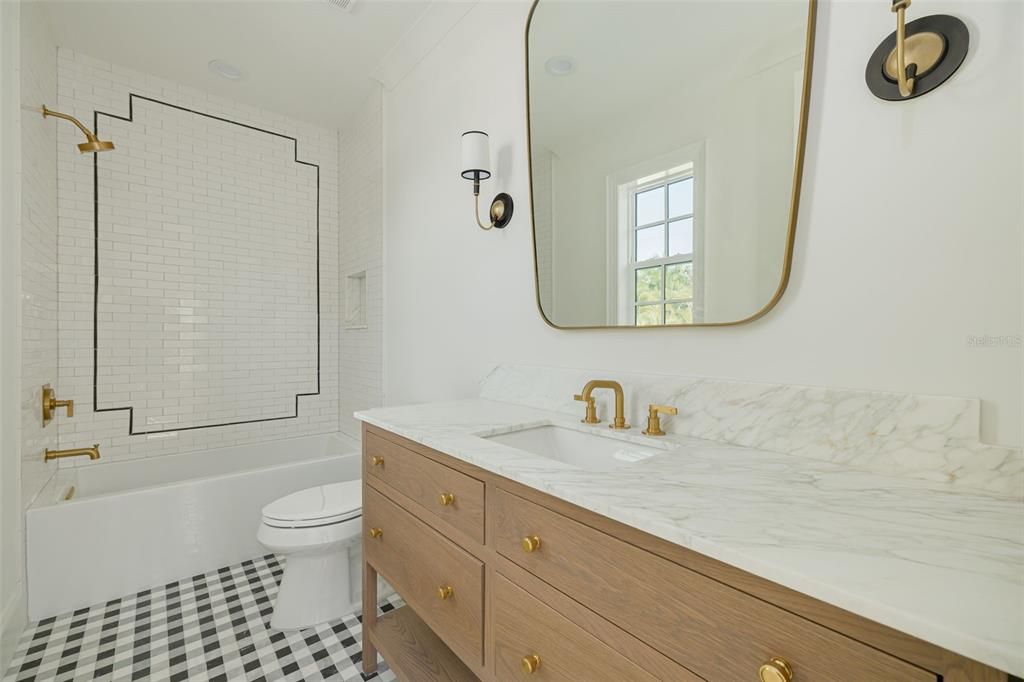 待售: $3,695,000 (5 贝兹, 5 浴室, 4574 平方英尺)