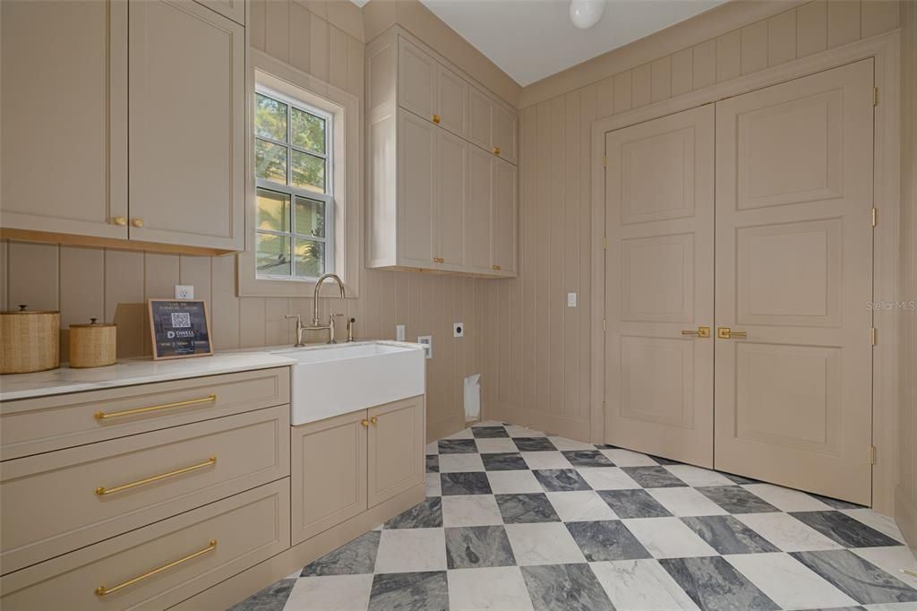 待售: $3,695,000 (5 贝兹, 5 浴室, 4574 平方英尺)