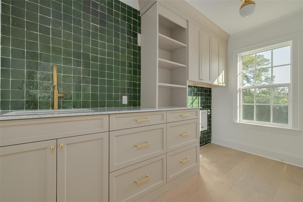 待售: $3,695,000 (5 贝兹, 5 浴室, 4574 平方英尺)