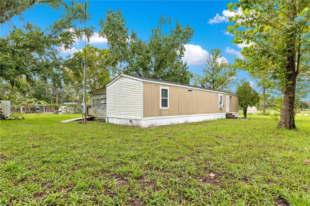 На продажу: $180,000 (2 спален, 1 ванн, 728 Квадратных фут)