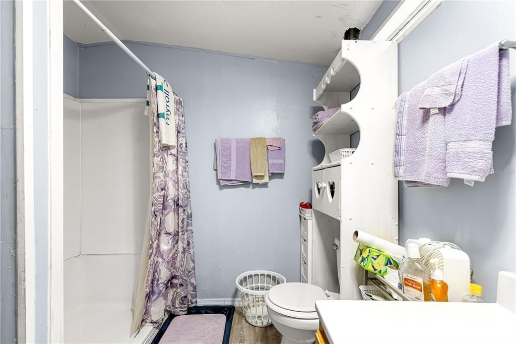 На продажу: $180,000 (2 спален, 1 ванн, 728 Квадратных фут)