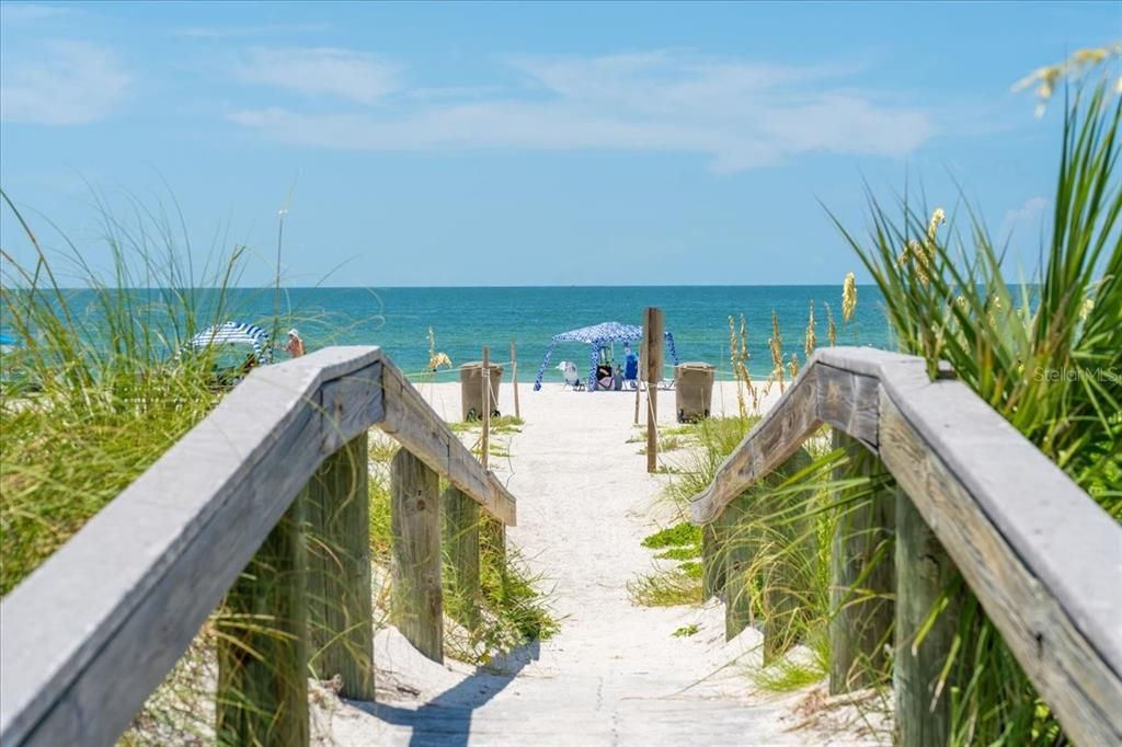 En Venta: $1,900,000 (0.14 acres)