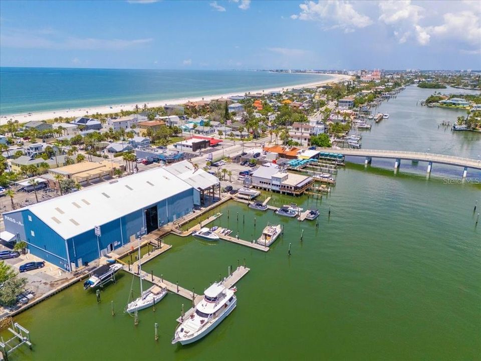 En Venta: $1,900,000 (0.14 acres)