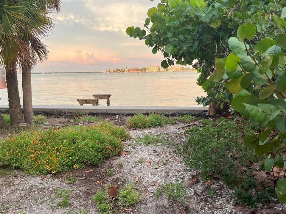 En Venta: $1,900,000 (0.14 acres)