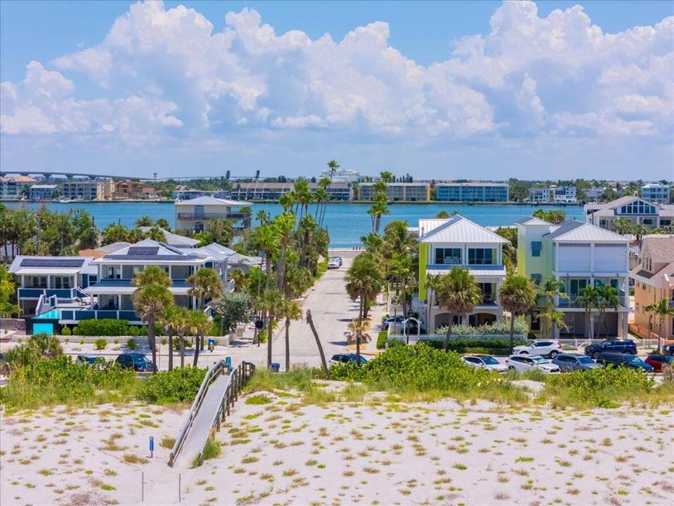 En Venta: $1,900,000 (0.14 acres)