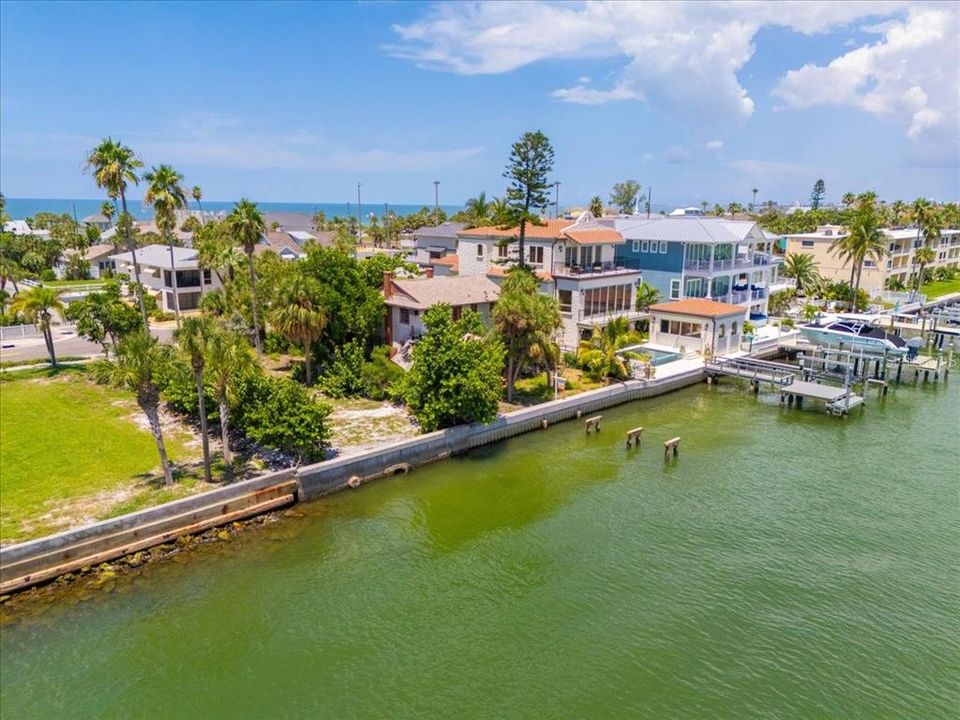 En Venta: $1,900,000 (0.14 acres)