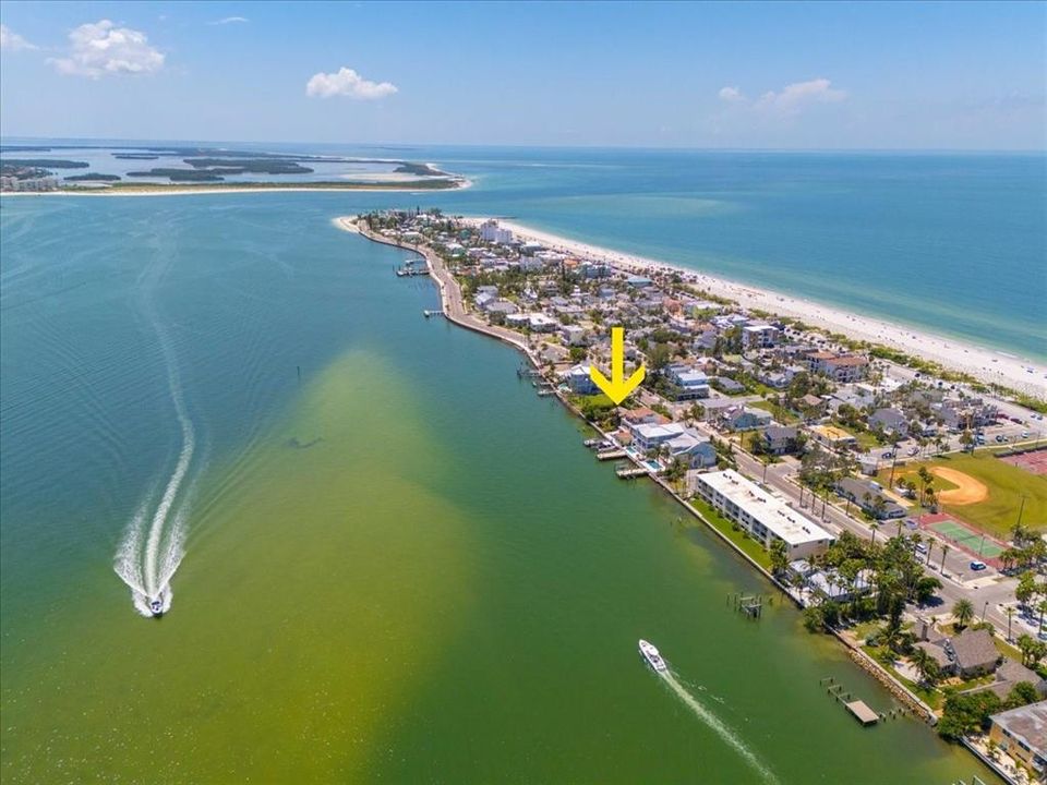 En Venta: $1,900,000 (0.14 acres)