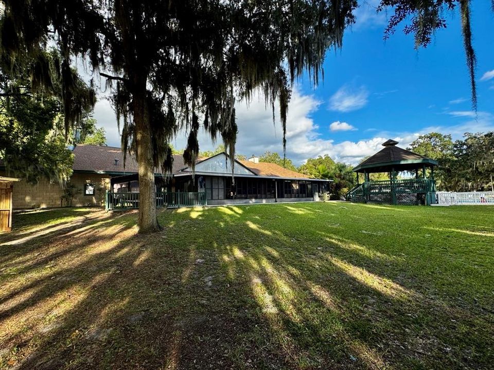 For Sale: $135,000 (1 beds, 1 baths, 511 Square Feet)