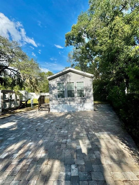 For Sale: $135,000 (1 beds, 1 baths, 511 Square Feet)