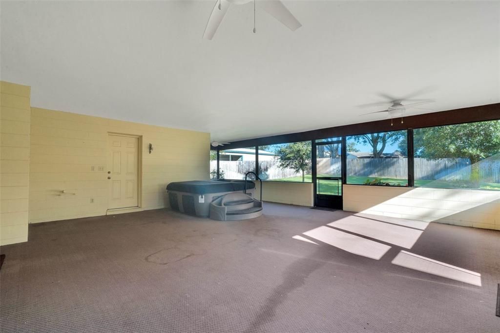 Active With Contract: $374,000 (3 beds, 3 baths, 1832 Square Feet)