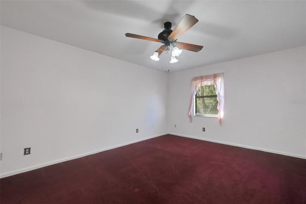 Active With Contract: $374,000 (3 beds, 3 baths, 1832 Square Feet)