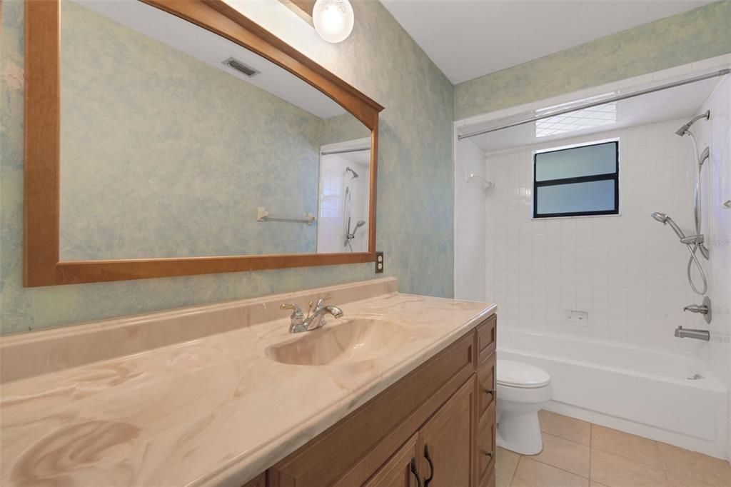 Active With Contract: $374,000 (3 beds, 3 baths, 1832 Square Feet)