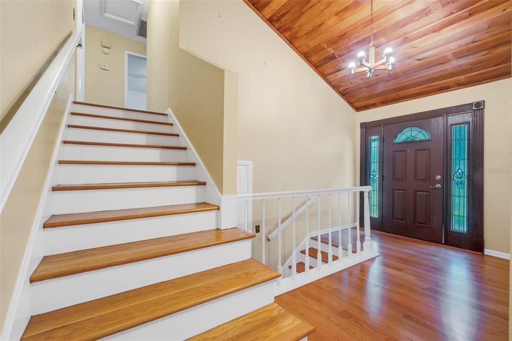 Active With Contract: $374,000 (3 beds, 3 baths, 1832 Square Feet)