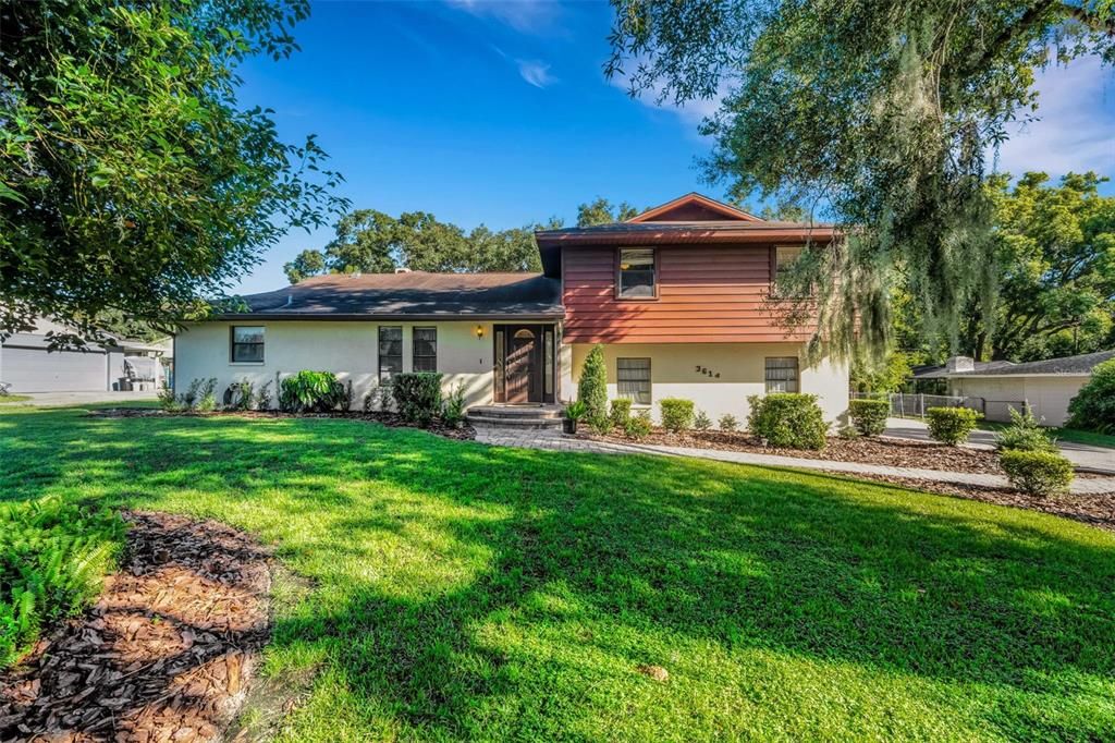 Active With Contract: $374,000 (3 beds, 3 baths, 1832 Square Feet)