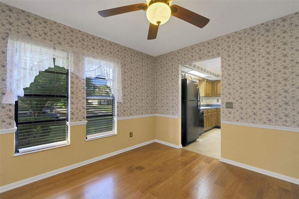 Active With Contract: $374,000 (3 beds, 3 baths, 1832 Square Feet)