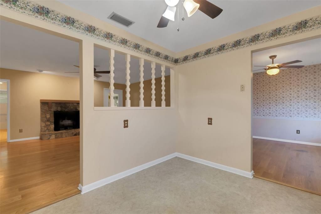 Active With Contract: $374,000 (3 beds, 3 baths, 1832 Square Feet)