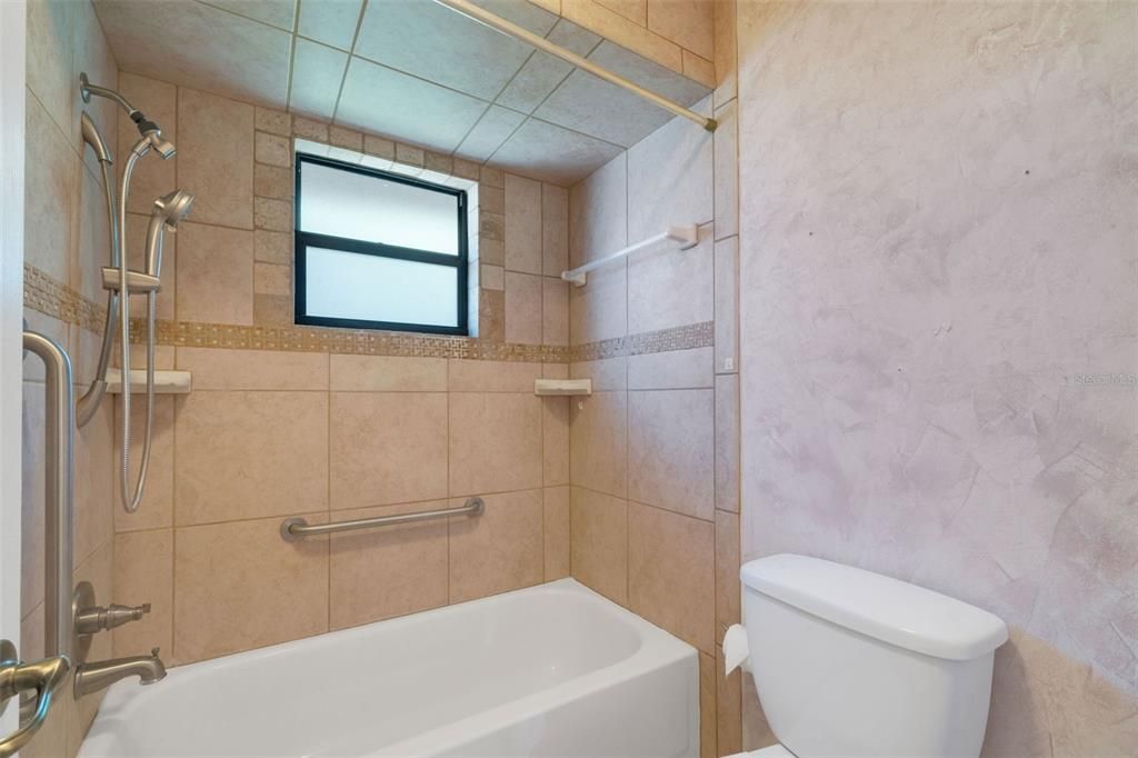 Active With Contract: $374,000 (3 beds, 3 baths, 1832 Square Feet)