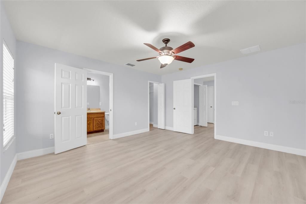 待售: $300,000 (3 贝兹, 2 浴室, 1374 平方英尺)