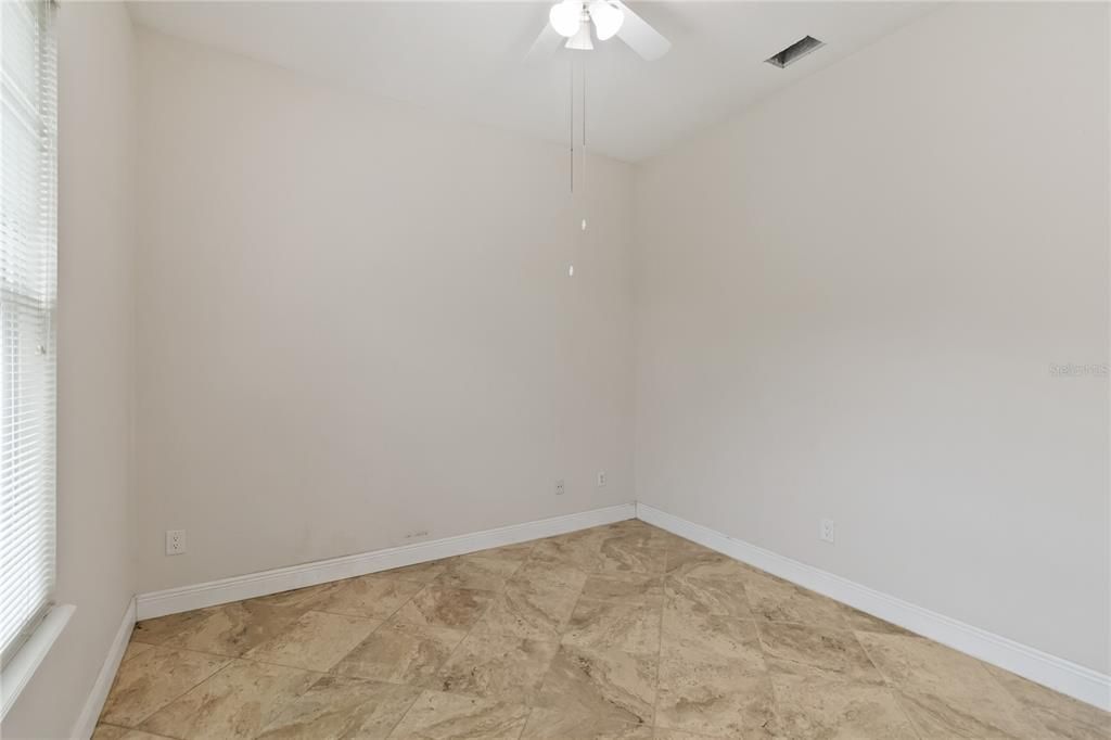 En Venta: $659,000 (4 camas, 3 baños, 2307 Pies cuadrados)