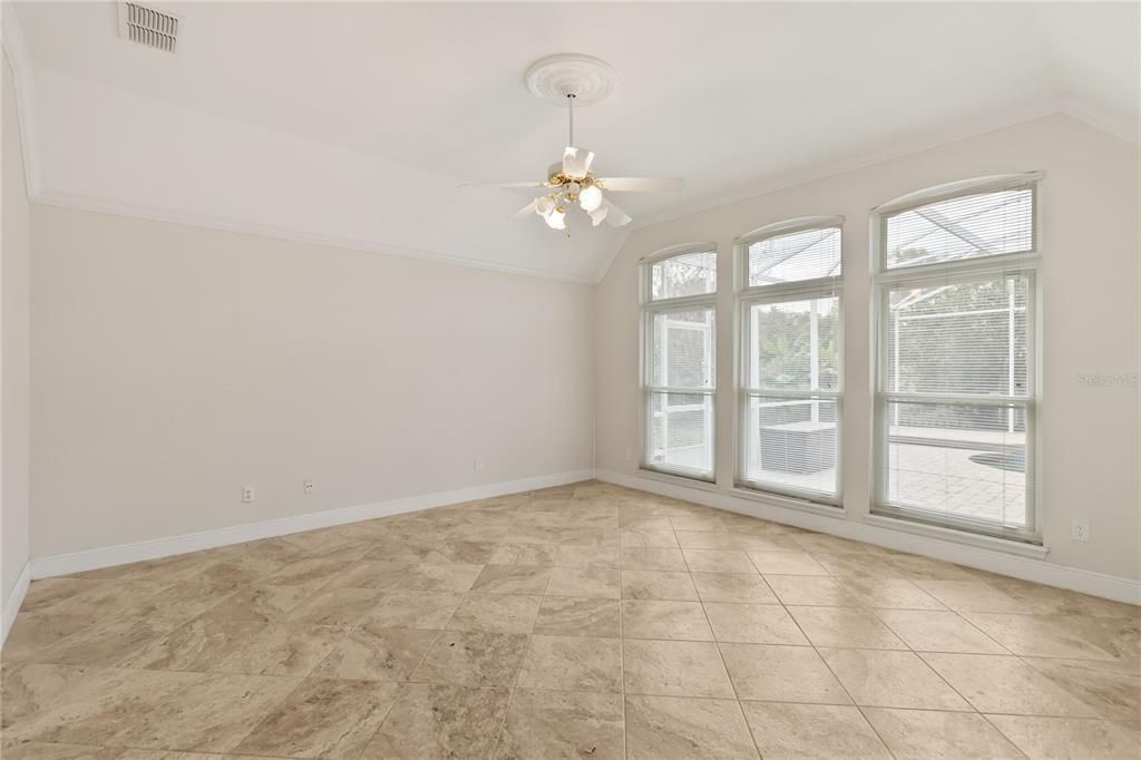 En Venta: $659,000 (4 camas, 3 baños, 2307 Pies cuadrados)