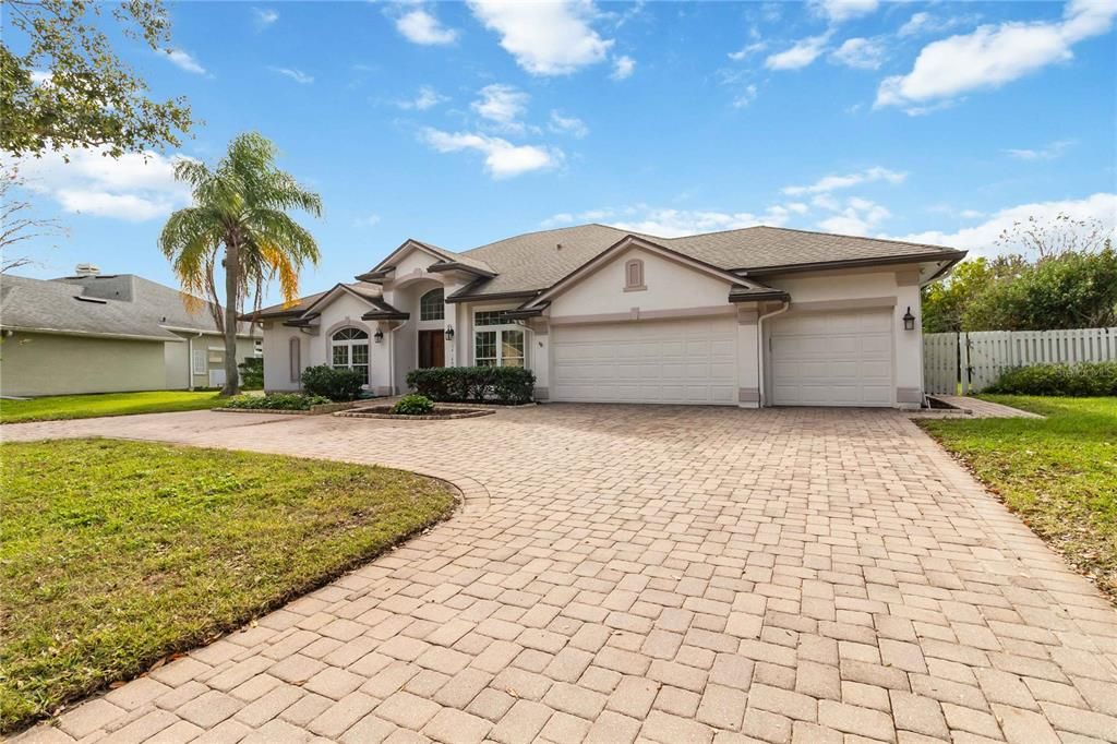 En Venta: $659,000 (4 camas, 3 baños, 2307 Pies cuadrados)