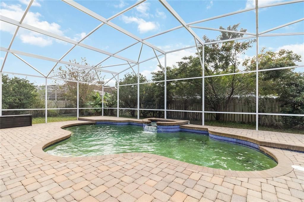 En Venta: $659,000 (4 camas, 3 baños, 2307 Pies cuadrados)