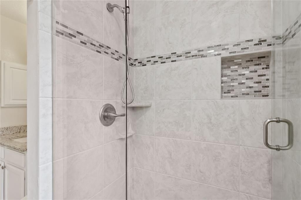 En Venta: $659,000 (4 camas, 3 baños, 2307 Pies cuadrados)