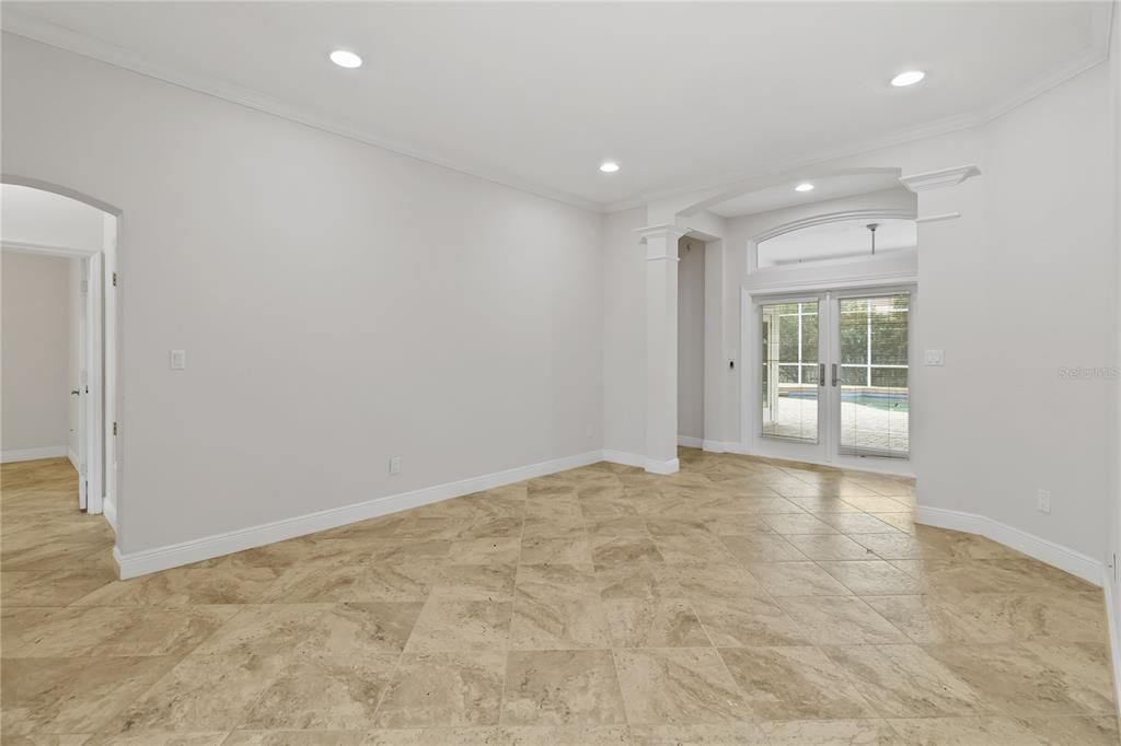 En Venta: $659,000 (4 camas, 3 baños, 2307 Pies cuadrados)