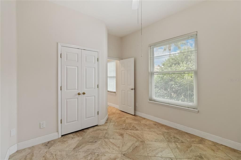 En Venta: $659,000 (4 camas, 3 baños, 2307 Pies cuadrados)