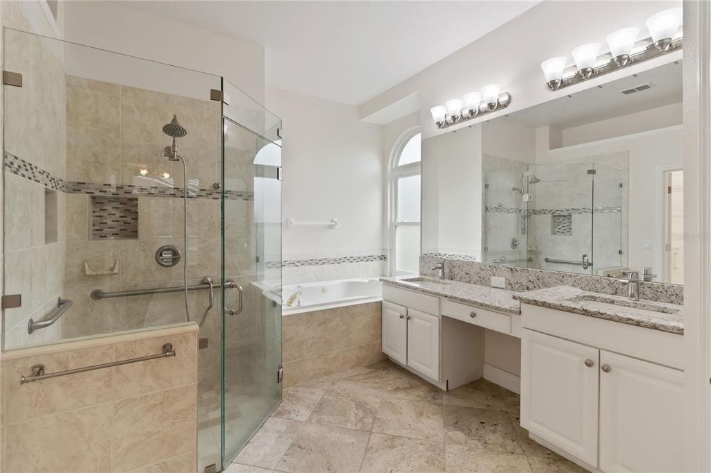 En Venta: $659,000 (4 camas, 3 baños, 2307 Pies cuadrados)