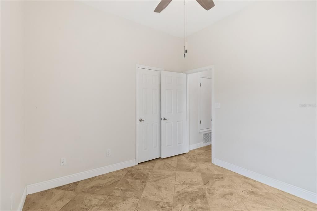 En Venta: $659,000 (4 camas, 3 baños, 2307 Pies cuadrados)