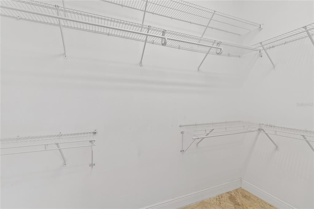 En Venta: $659,000 (4 camas, 3 baños, 2307 Pies cuadrados)