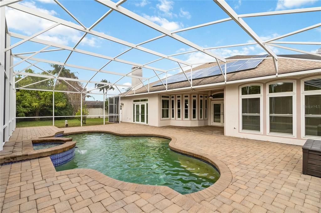 En Venta: $659,000 (4 camas, 3 baños, 2307 Pies cuadrados)