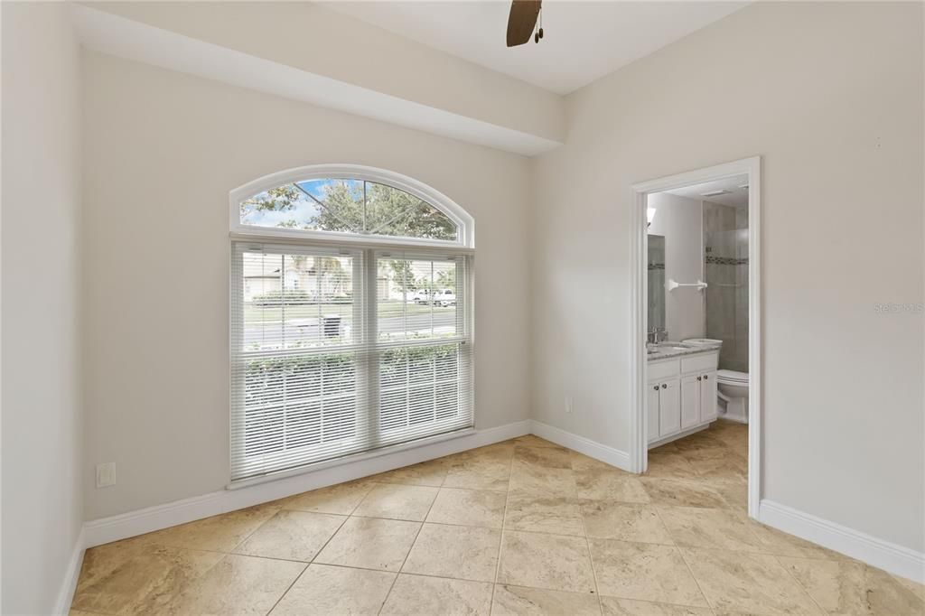 En Venta: $659,000 (4 camas, 3 baños, 2307 Pies cuadrados)