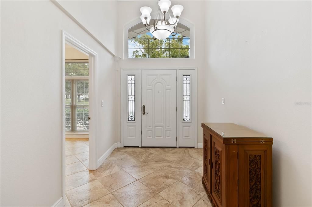 En Venta: $659,000 (4 camas, 3 baños, 2307 Pies cuadrados)