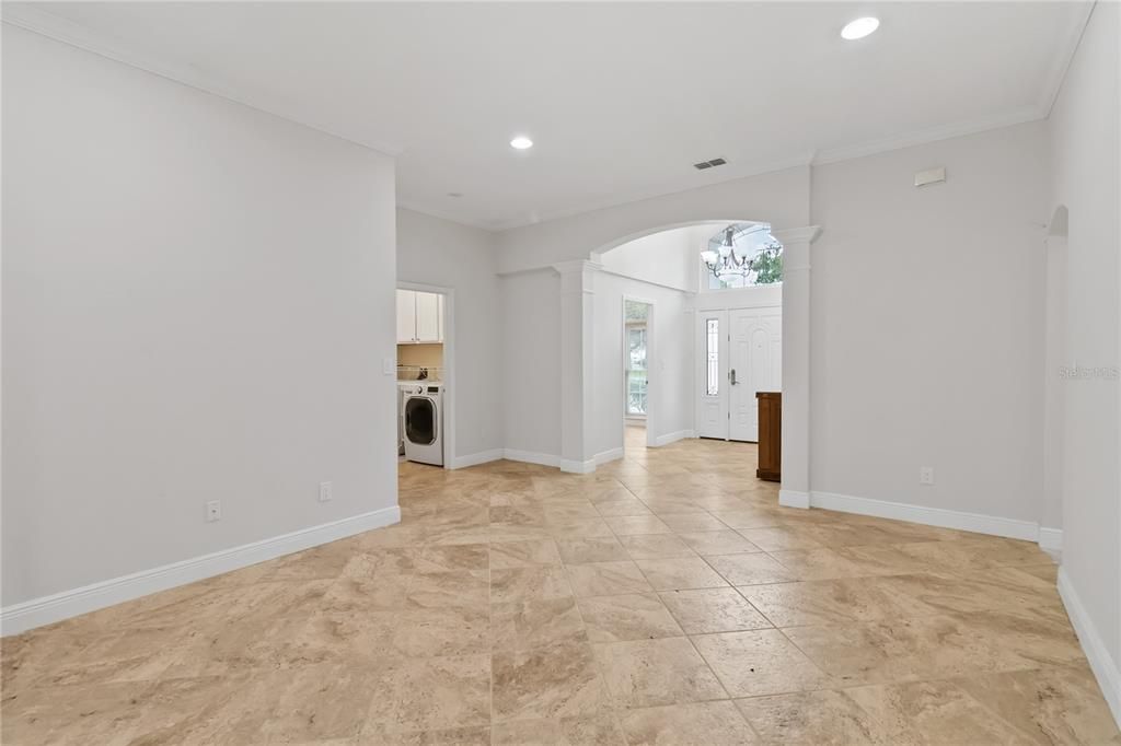 En Venta: $659,000 (4 camas, 3 baños, 2307 Pies cuadrados)