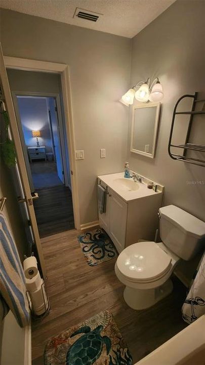 For Sale: $119,500 (2 beds, 1 baths, 784 Square Feet)