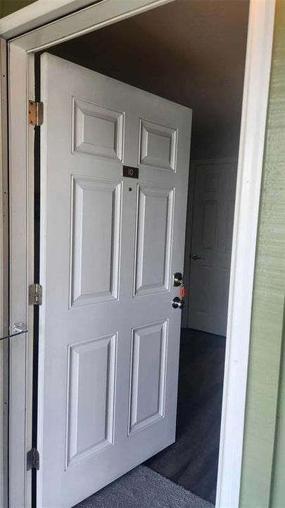 For Sale: $119,500 (2 beds, 1 baths, 784 Square Feet)