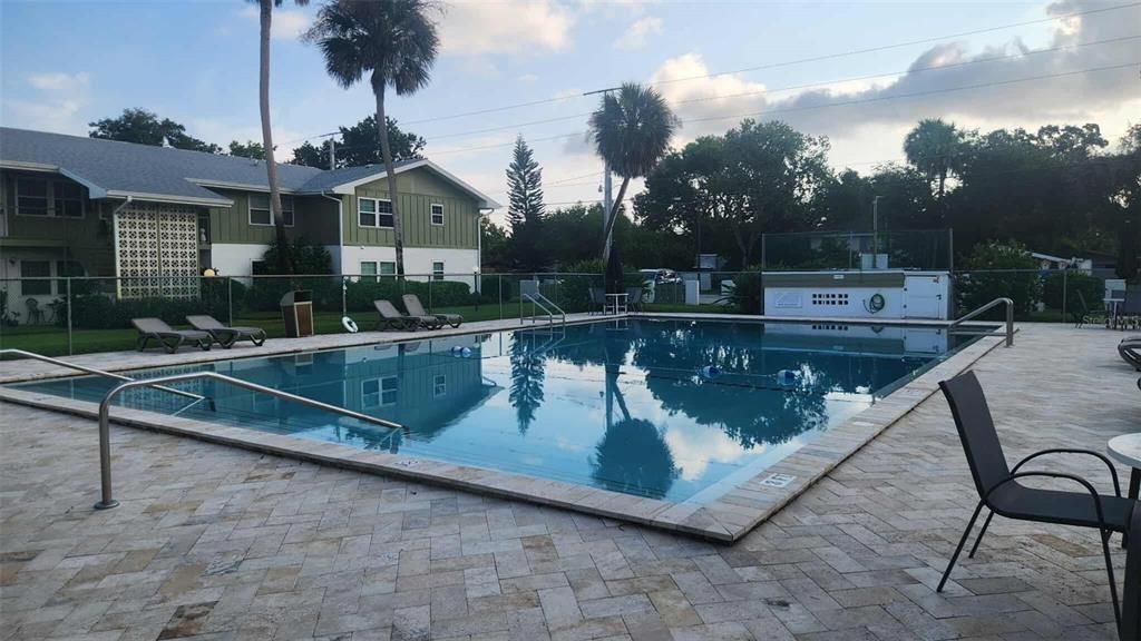 For Sale: $119,500 (2 beds, 1 baths, 784 Square Feet)