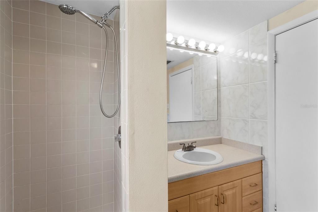 Под контрактом: $250,000 (3 спален, 2 ванн, 1246 Квадратных фут)