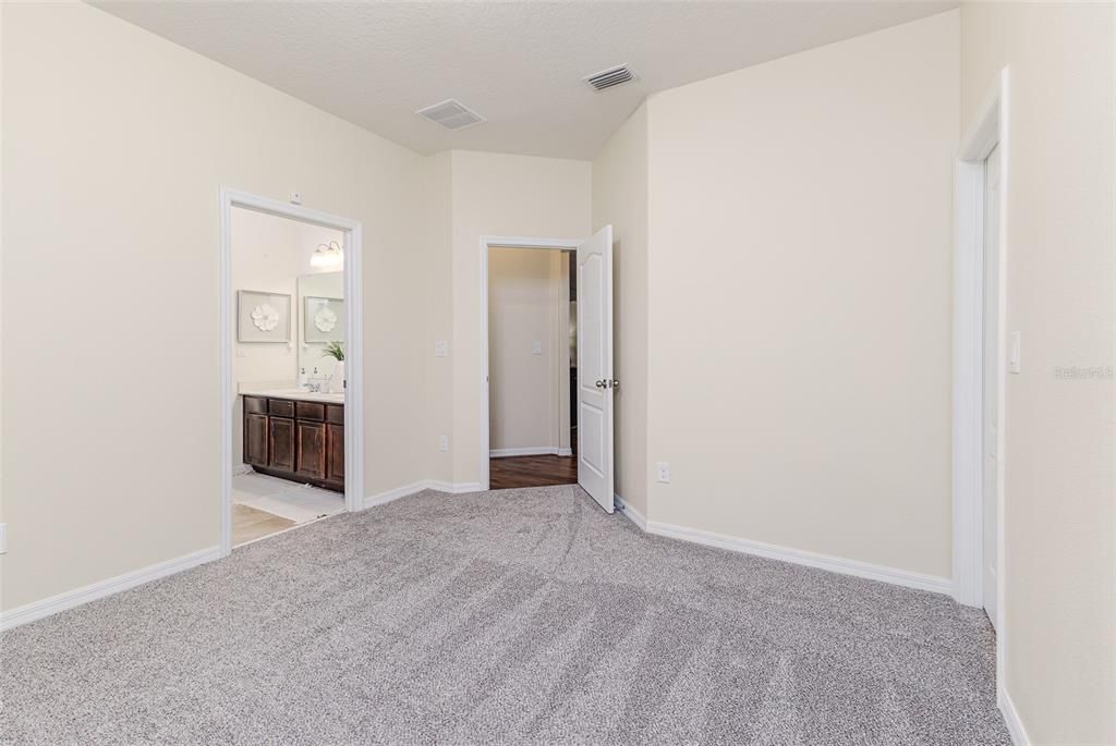 For Sale: $445,000 (4 beds, 3 baths, 2720 Square Feet)