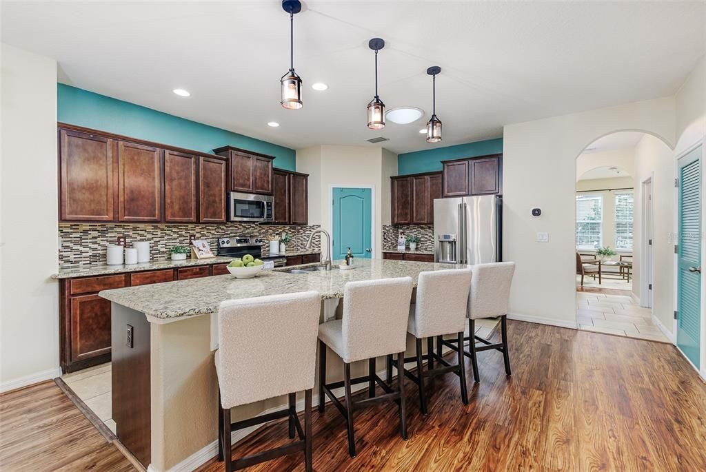 For Sale: $445,000 (4 beds, 3 baths, 2720 Square Feet)