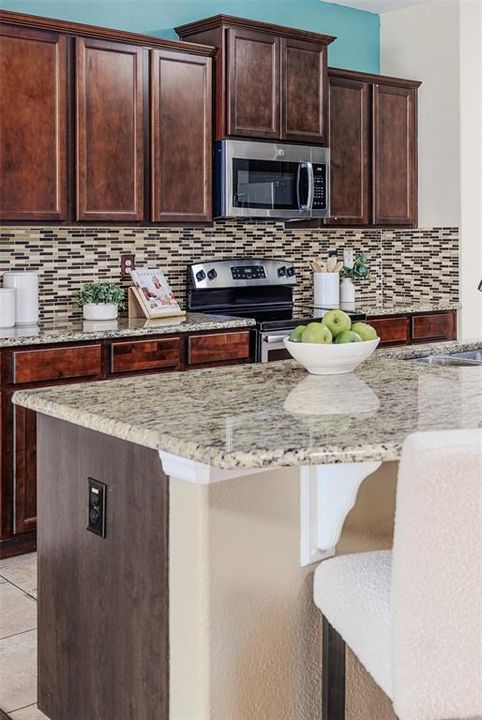 For Sale: $445,000 (4 beds, 3 baths, 2720 Square Feet)