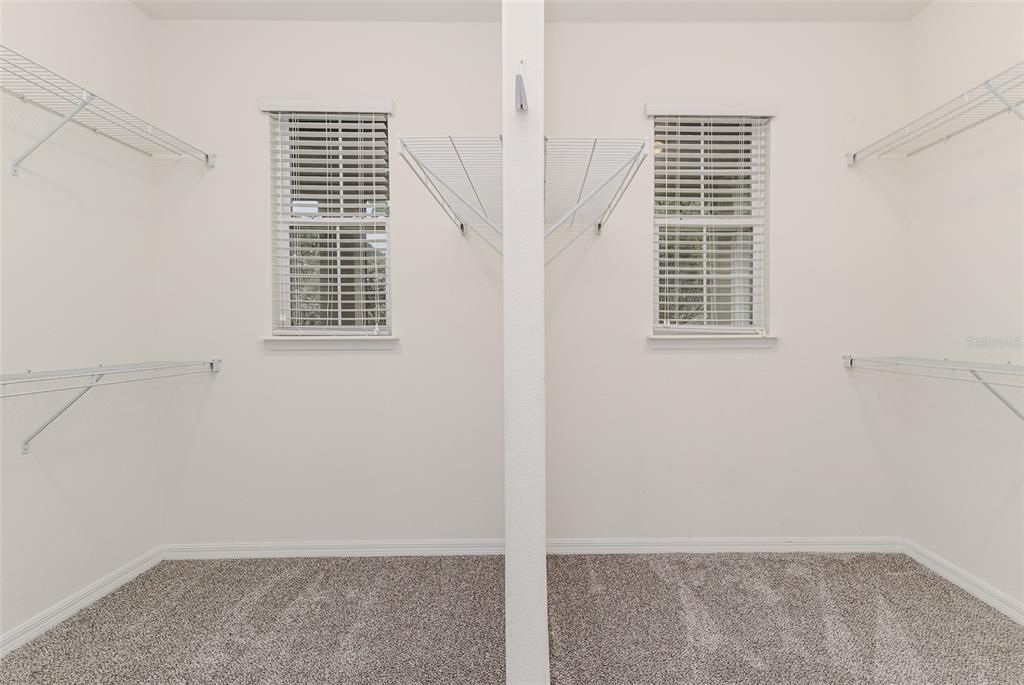 For Sale: $445,000 (4 beds, 3 baths, 2720 Square Feet)