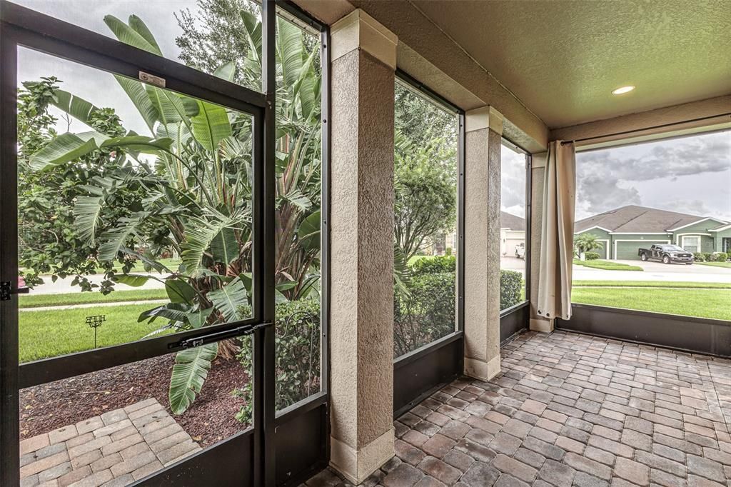 For Sale: $445,000 (4 beds, 3 baths, 2720 Square Feet)