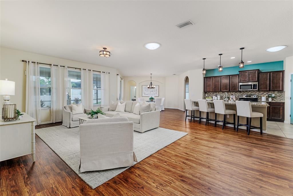 For Sale: $445,000 (4 beds, 3 baths, 2720 Square Feet)