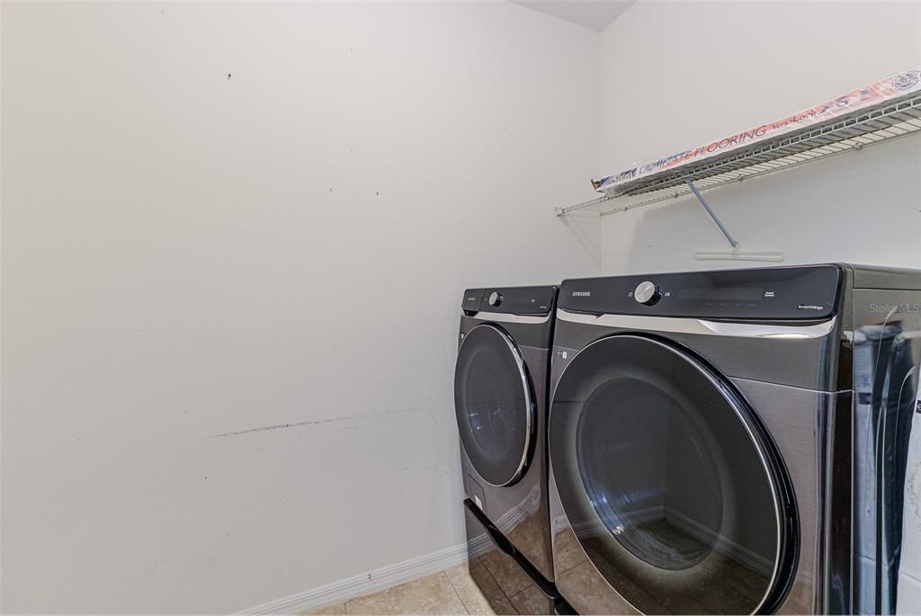 For Sale: $445,000 (4 beds, 3 baths, 2720 Square Feet)