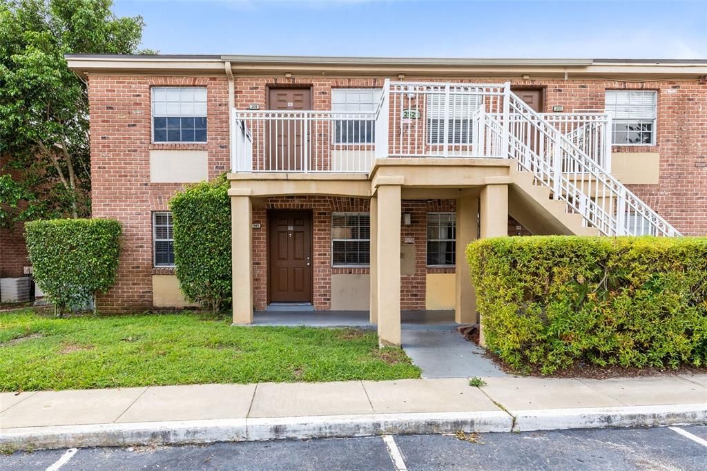 待售: $129,900 (1 贝兹, 1 浴室, 550 平方英尺)