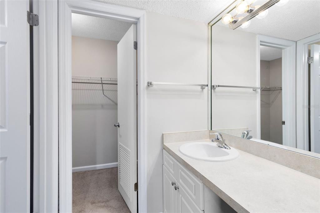 待售: $129,900 (1 贝兹, 1 浴室, 550 平方英尺)