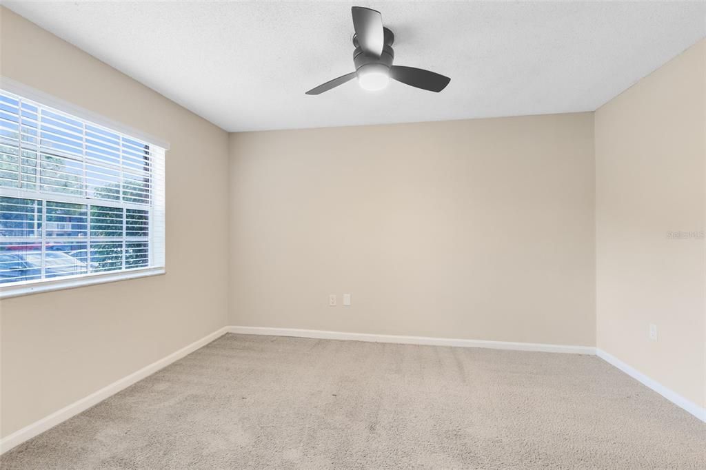 待售: $129,900 (1 贝兹, 1 浴室, 550 平方英尺)